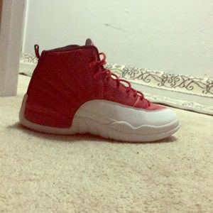 Jordan 12 gym red